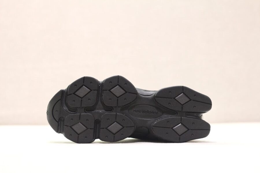 New balance 9060 - Full Black Sap Acces