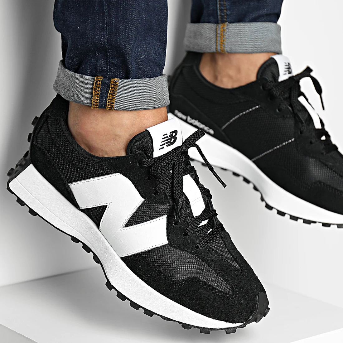 New balance noir et blanc femme best sale