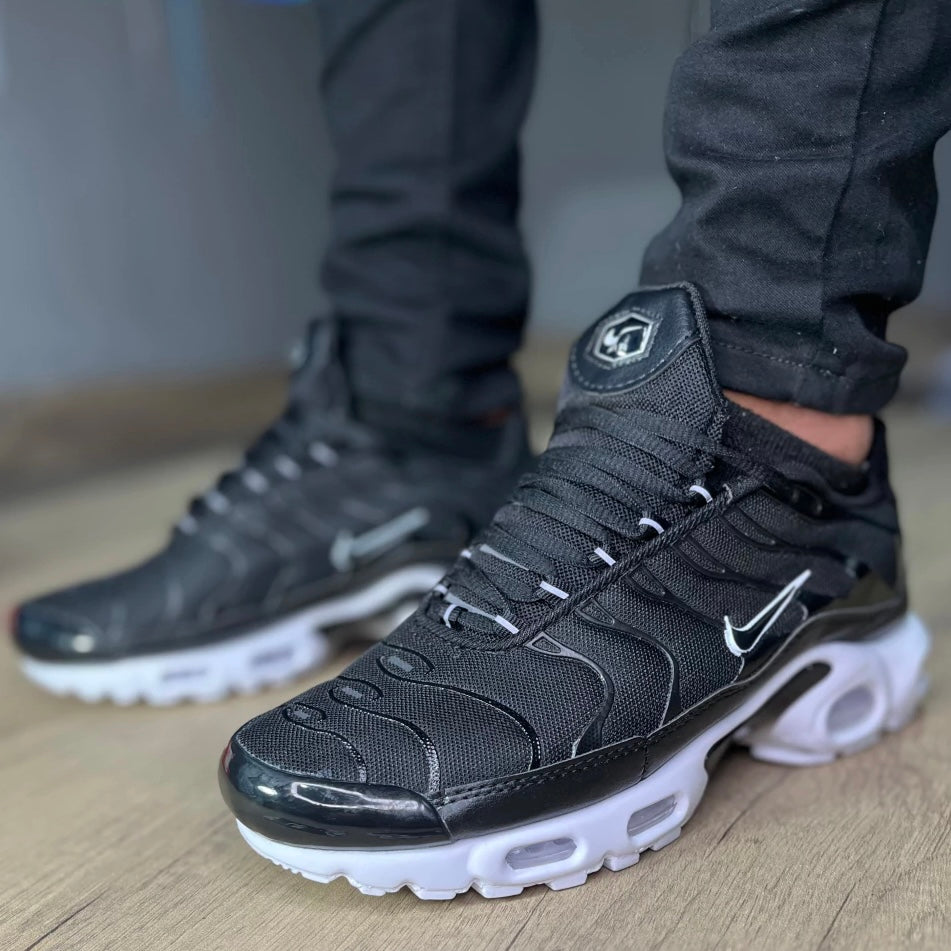 Tn - Air Max Plus Black and White Sap Acces