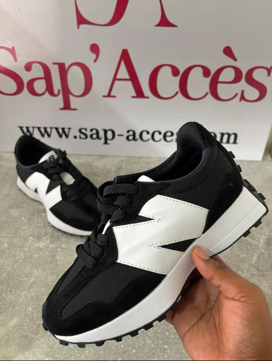 New Balance 327 - Noir et Blanc Sap Acces