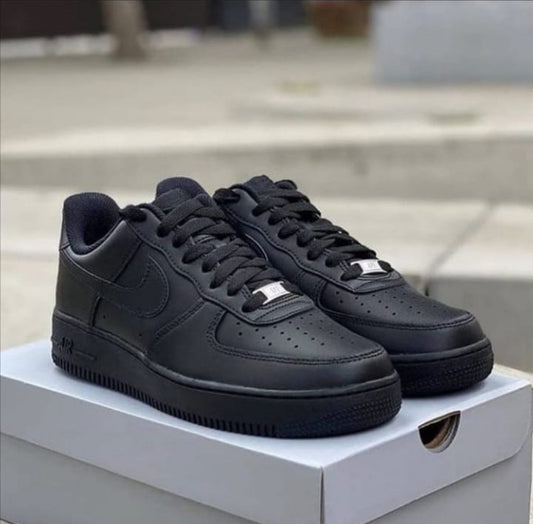 Air Force 1 - Full Black Sap Acces