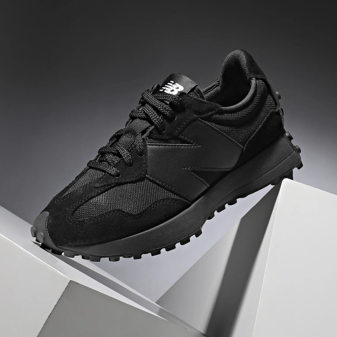 New balance 327- Full black Sap Acces