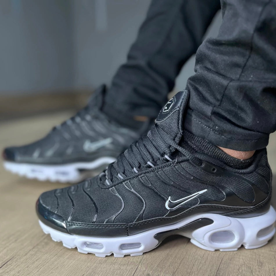 Tn - Air Max Plus Black and White Sap Acces